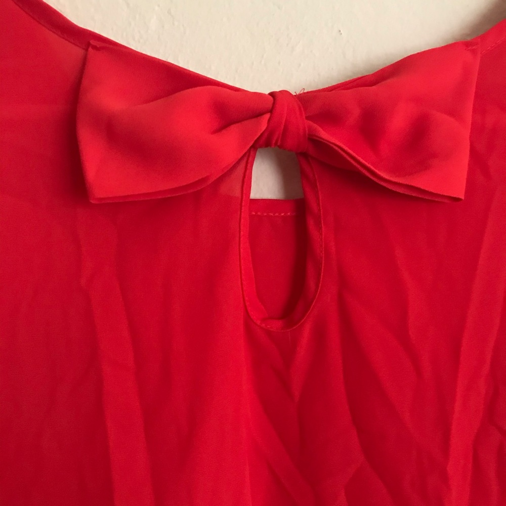 Red Bow Back Top - Picture 3 of 4